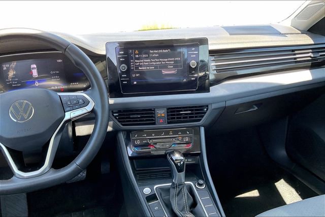 Used 2025 Volkswagen Jetta SE FWD image 5