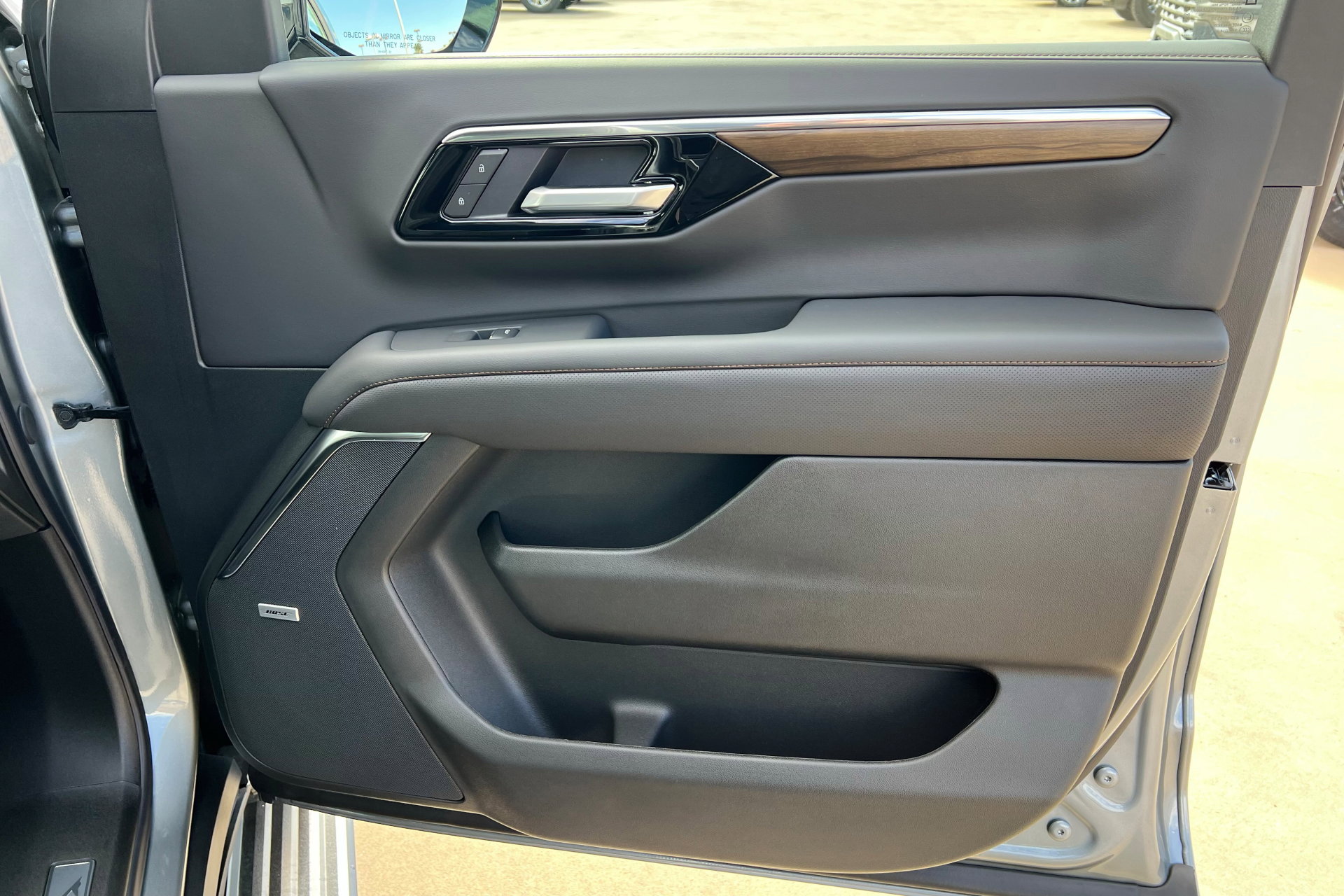 New 2026 Chevrolet Suburban High Country image 25