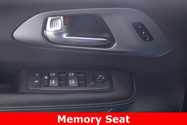 New 2027 Chrysler Pacifica Select FWD image 19