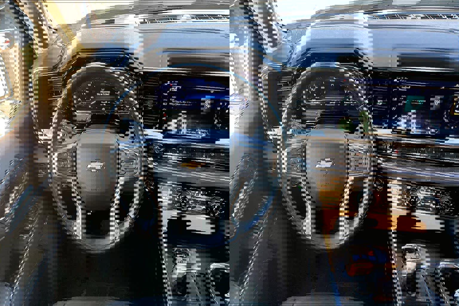 Used 2022 Chevrolet Silverado 1500 LTZ w/ LTZ Premium Package image 8