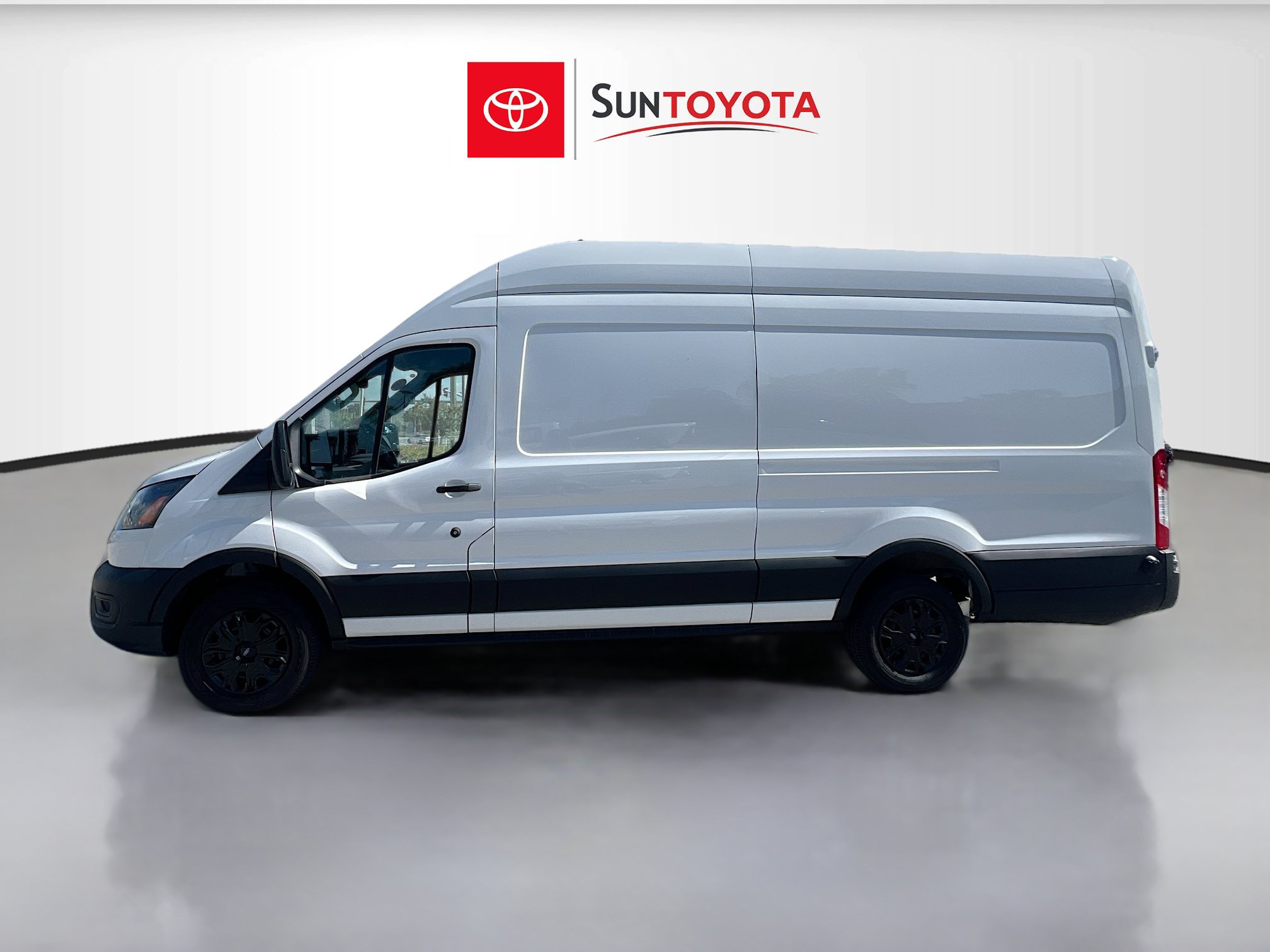Used 2024 Ford Transit 250 148 High Roof Extended w/ Load Area Protection Package RWD image 7