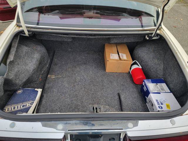 Used 1990 Buick Riviera Coupe image 19