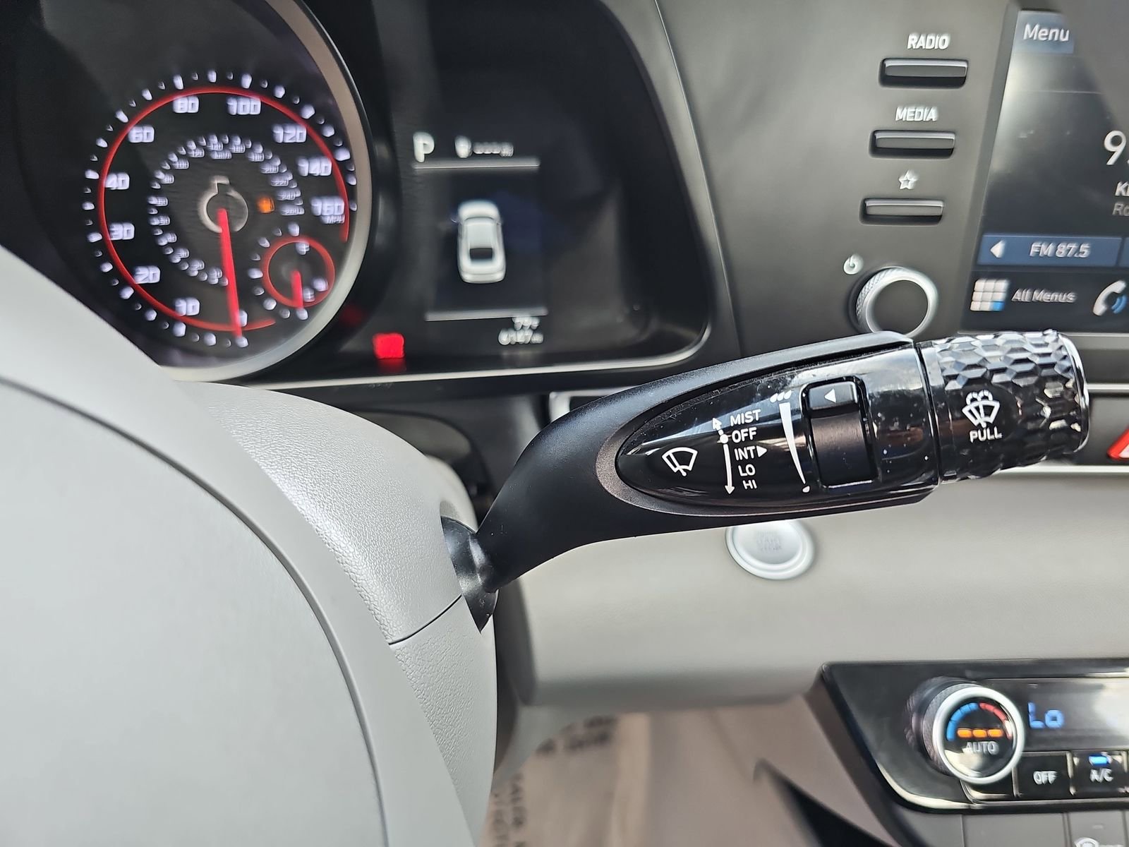 Certified 2023 Hyundai Elantra SEL image 18