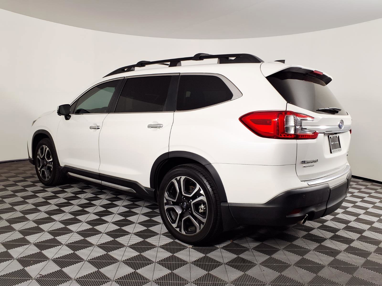 Used 2023 Subaru Ascent Touring AWD/4WD image 6