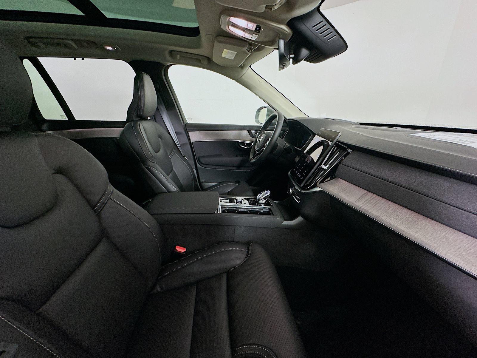 New 2026 Volvo XC90 B6 Ultra w/ Protection Package AWD/4WD image 43