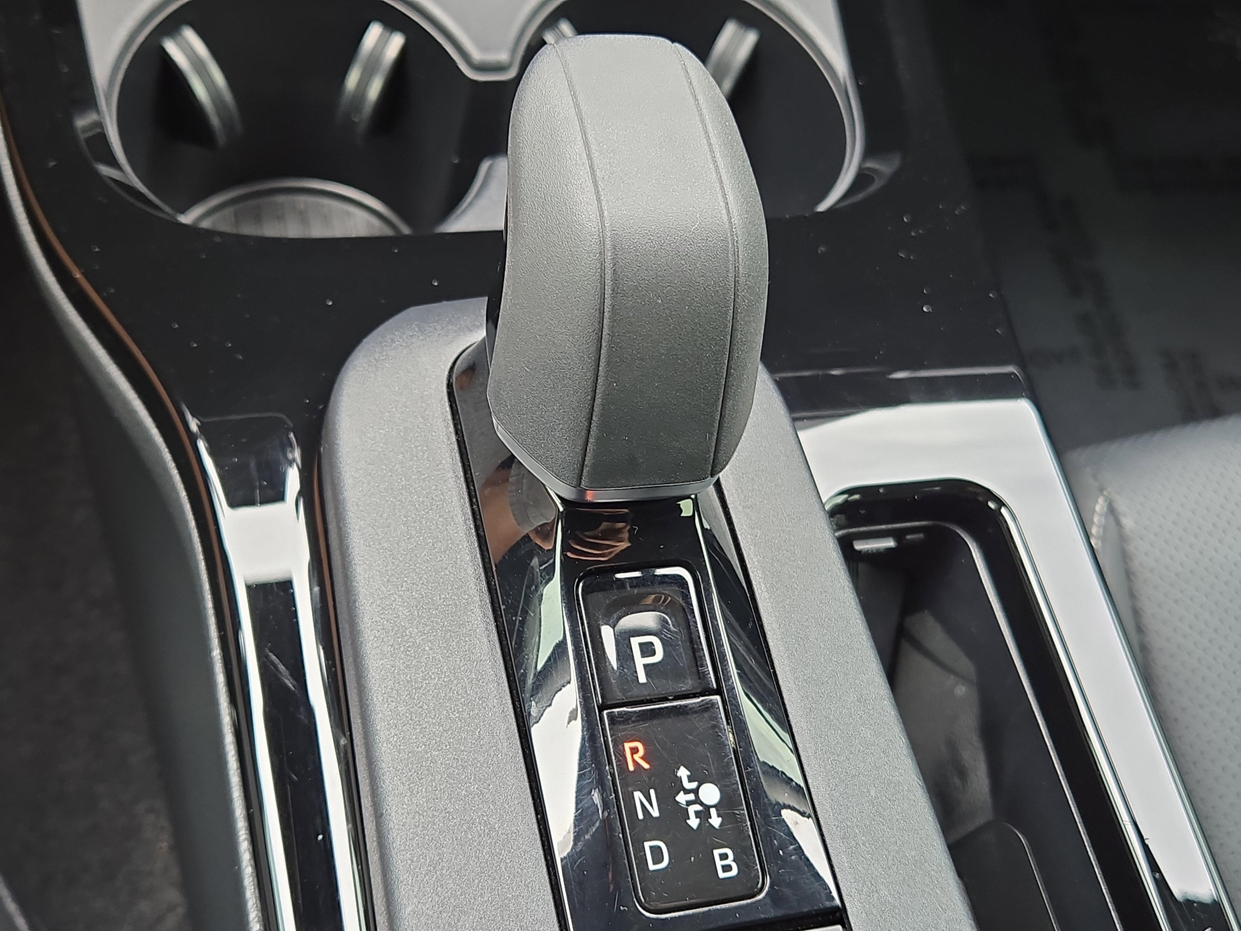 Used 2024 Toyota Prius XLE image 30