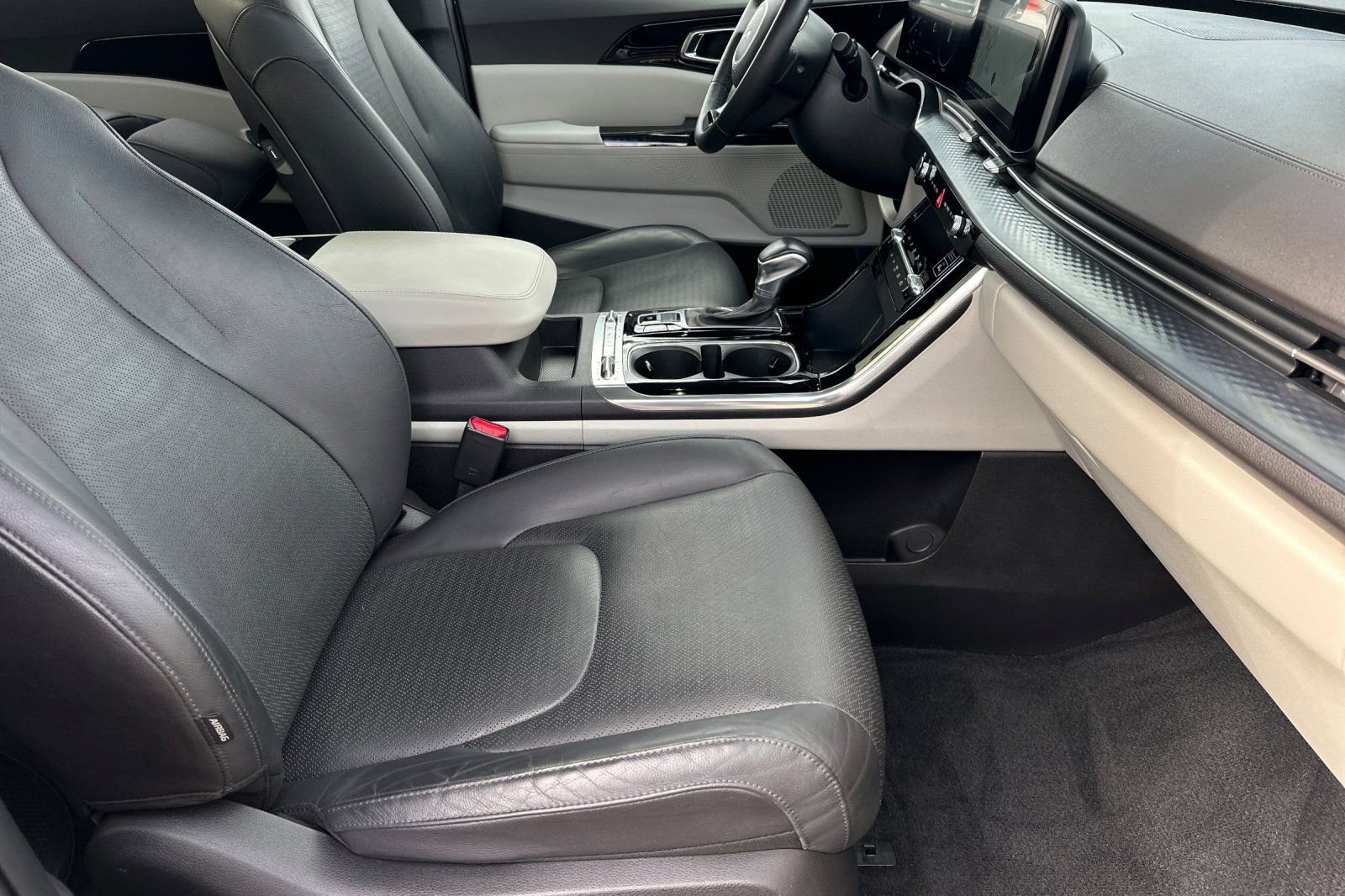 Used 2023 Kia Carnival SX Prestige FWD image 16
