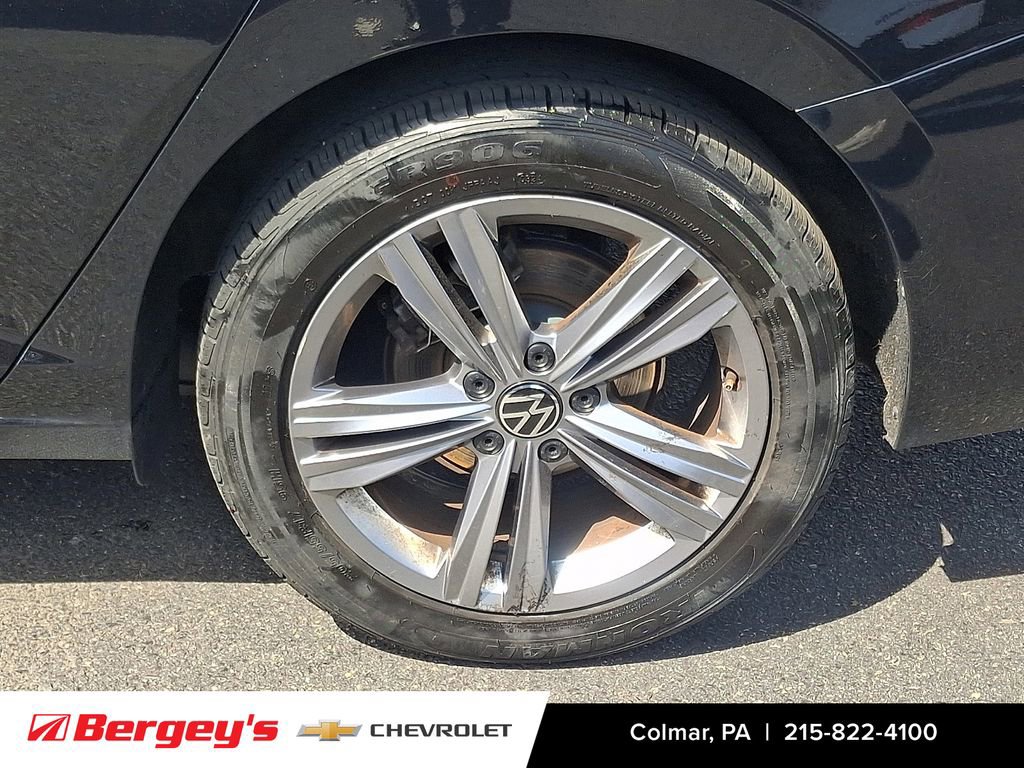 Used 2024 Volkswagen Jetta SE image 9