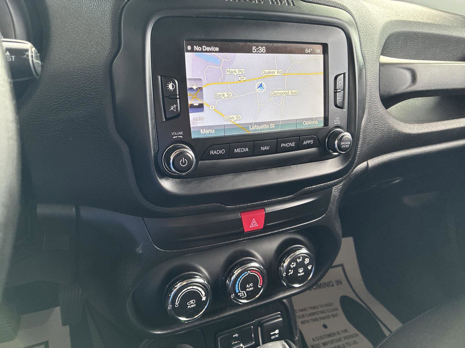 Used 2017 Jeep Renegade Altitude AWD/4WD image 20