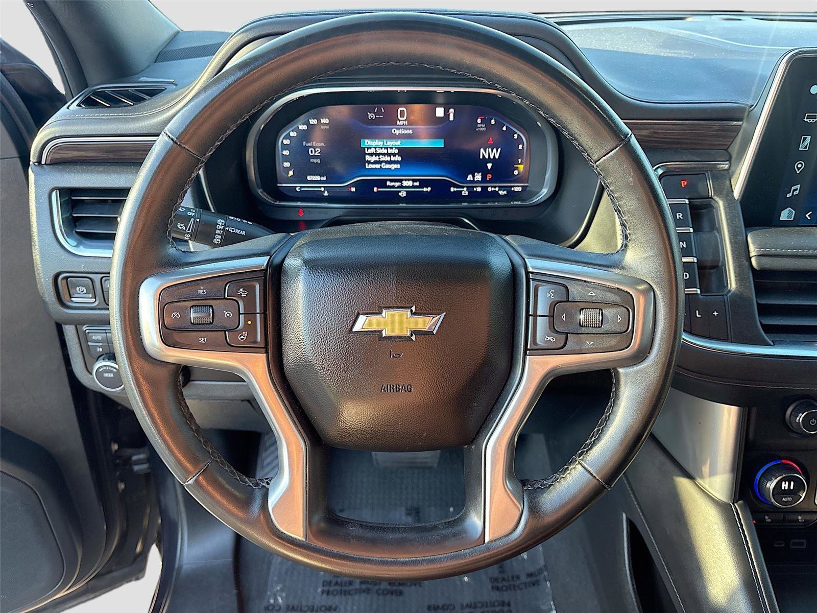 Used 2023 Chevrolet Suburban LT w/ Luxury Package image 11