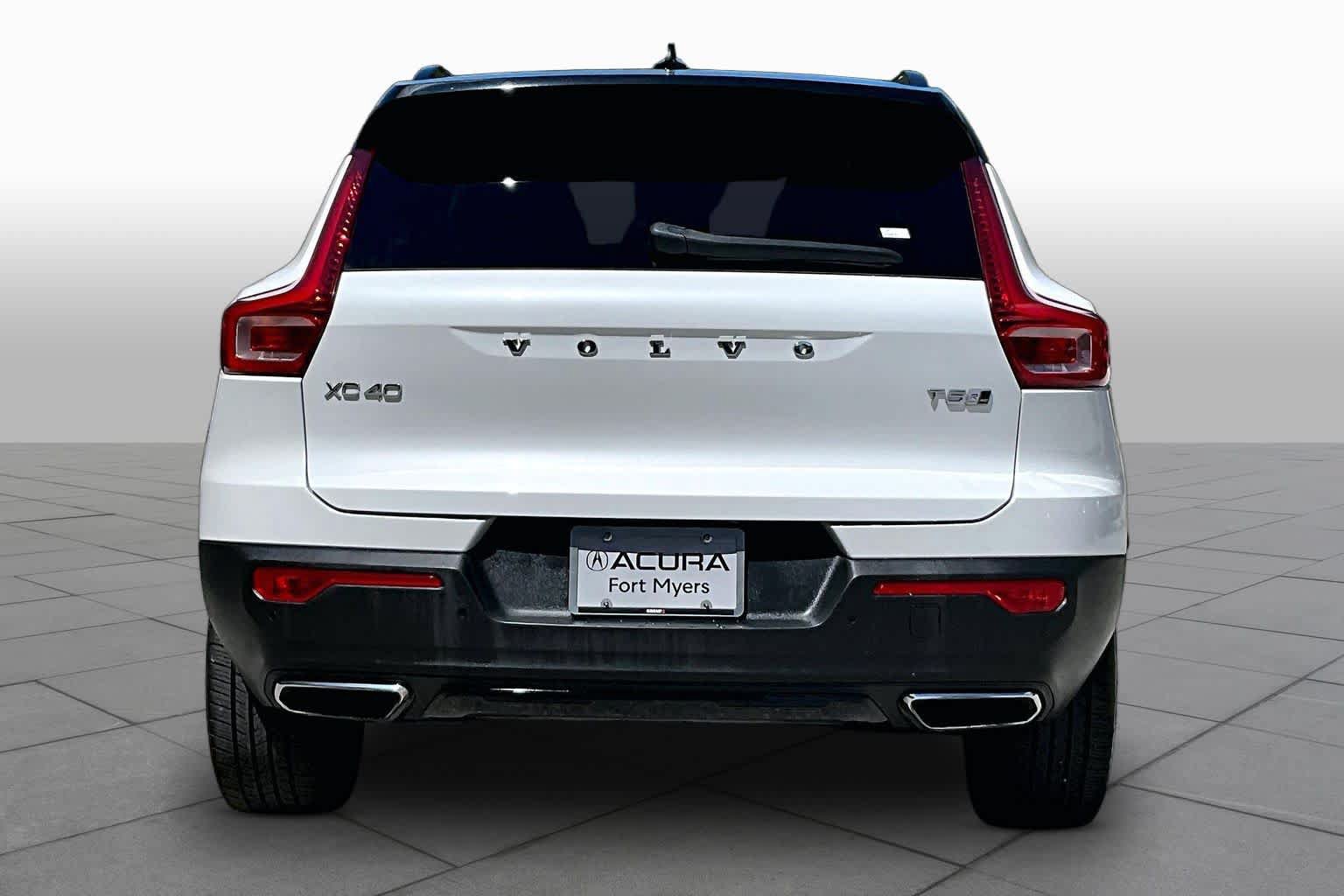 Used 2019 Volvo XC40 AWD T5 image 5