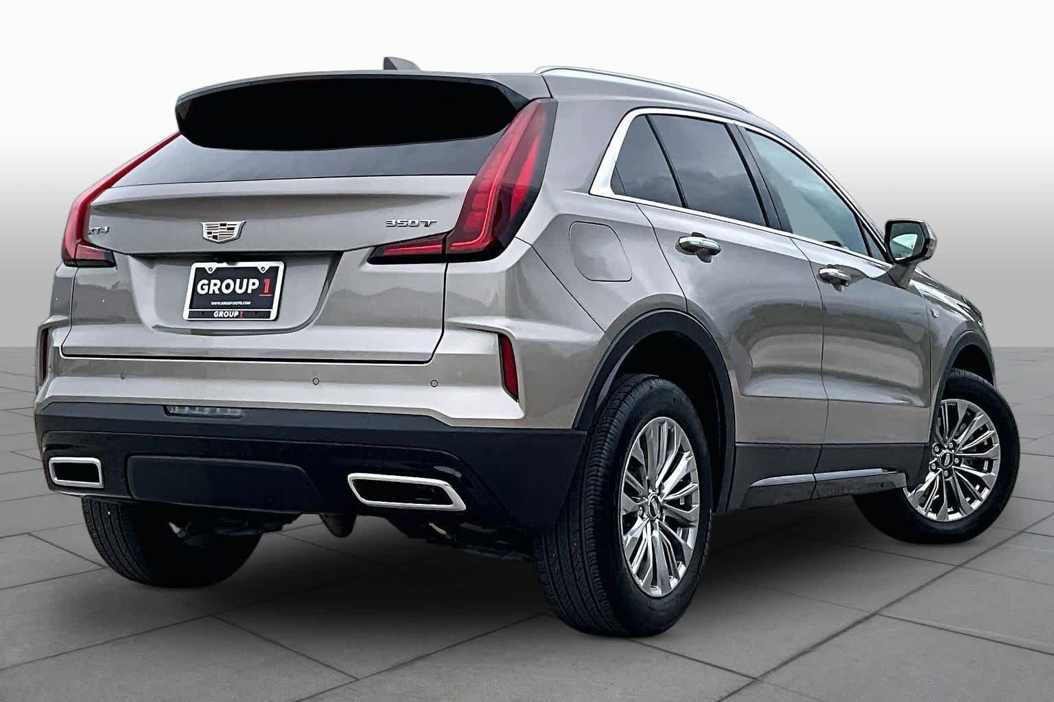 Used 2025 Cadillac XT4 Premium Luxury FWD image 13