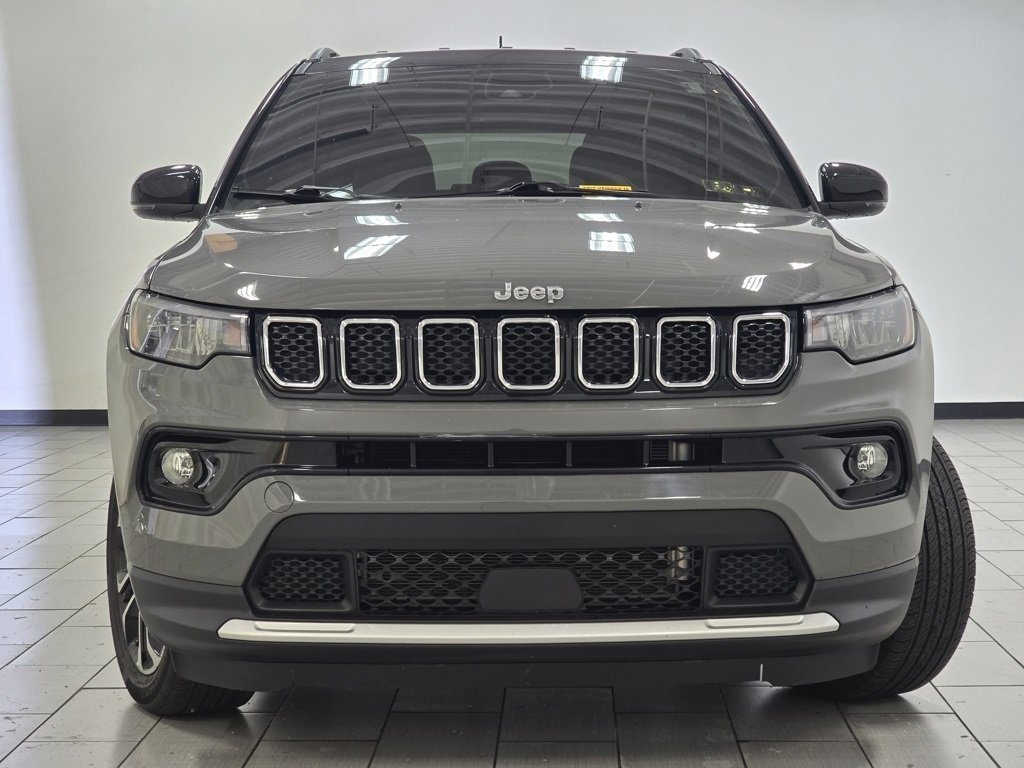 Used 2024 Jeep Compass Limited image 11