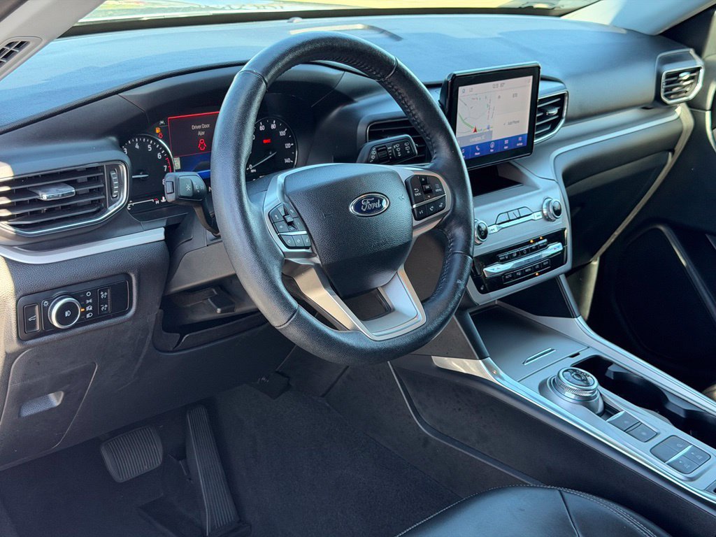 Used 2023 Ford Explorer XLT w/ Equipment Group 202A RWD image 24