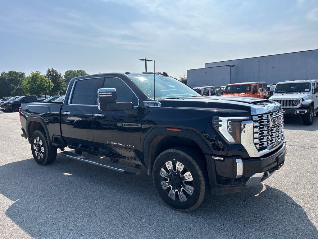Used 2024 GMC Sierra 2500 Denali w/ Denali Reserve Package AWD/4WD image 4