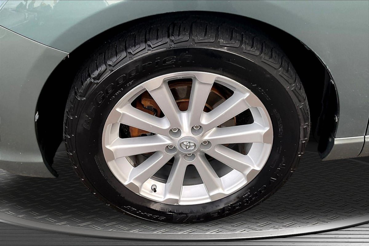 Used 2009 Toyota Venza w/ Convenience Pkg FWD image 32