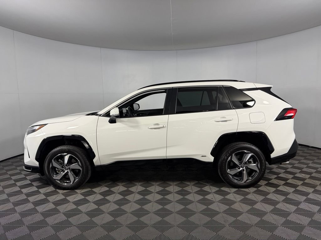 Used 2025 Toyota RAV4 SE AWD/4WD image 10