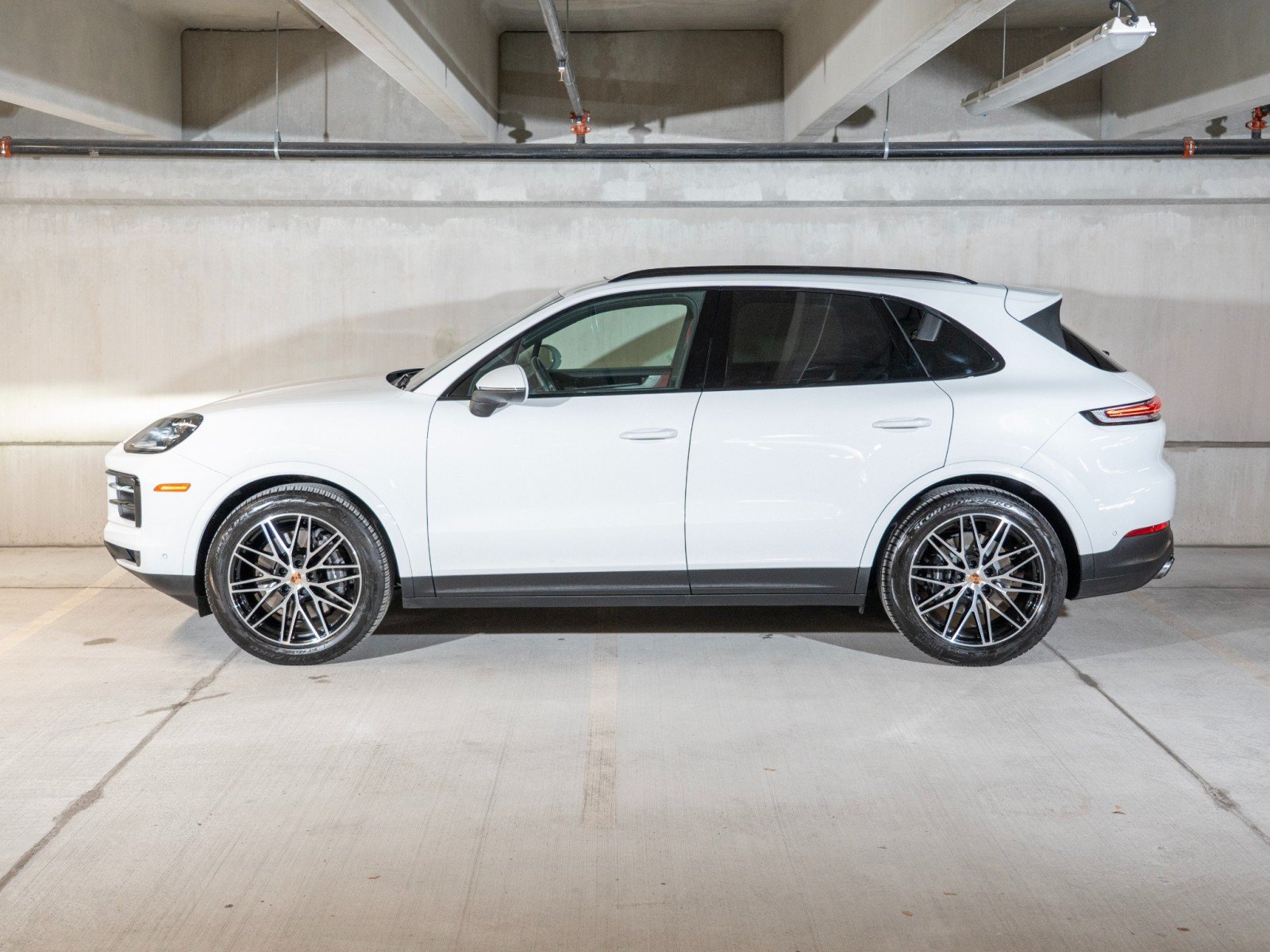 Certified 2026 Porsche Cayenne AWD/4WD image 2