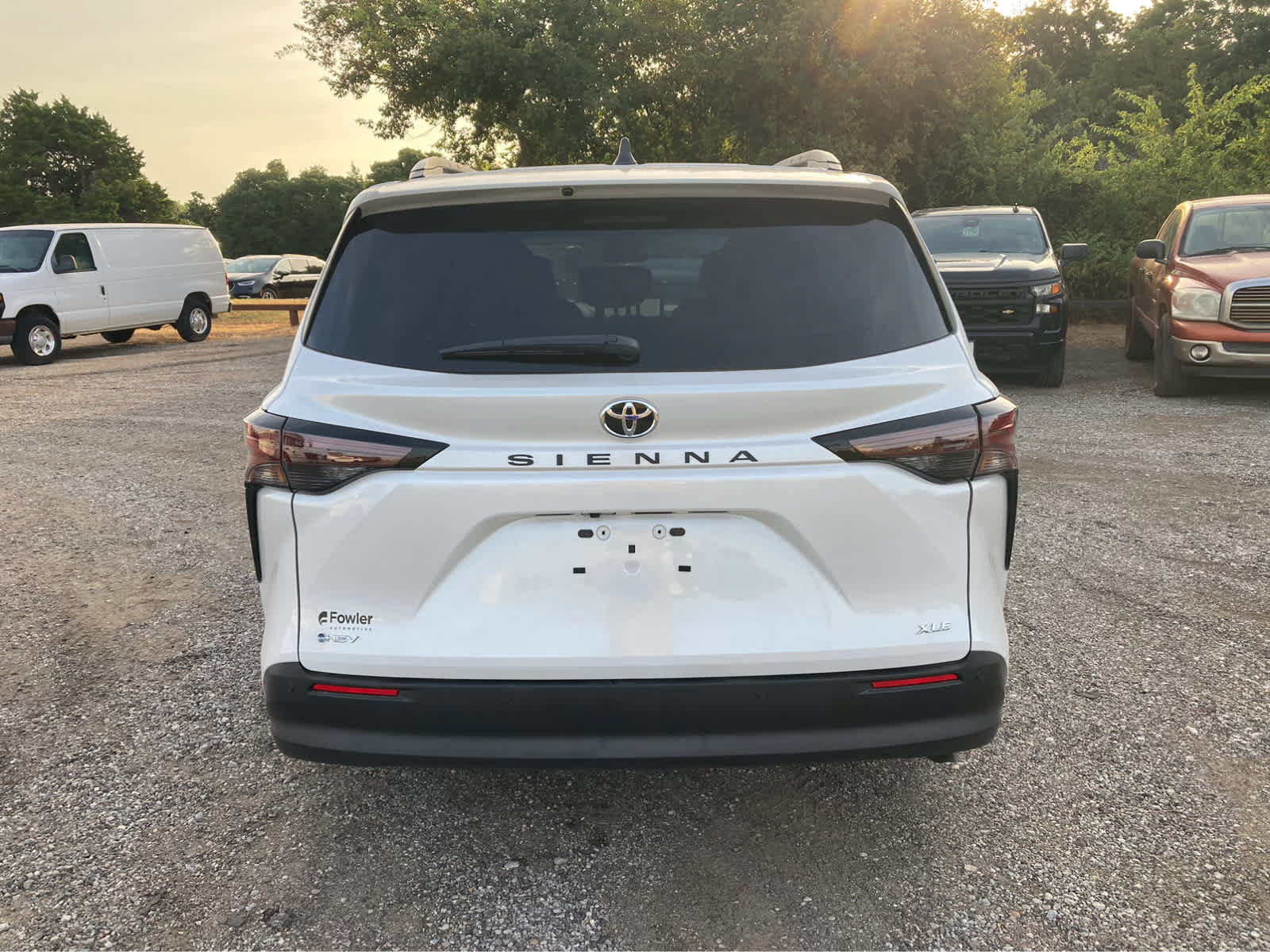 Used 2026 Toyota Sienna XLE FWD image 7