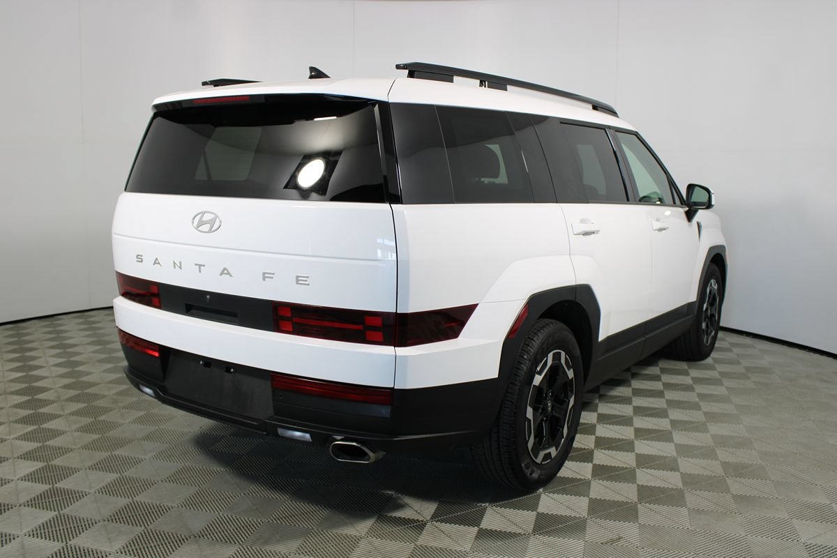 Used 2024 Hyundai Santa Fe SEL FWD image 6