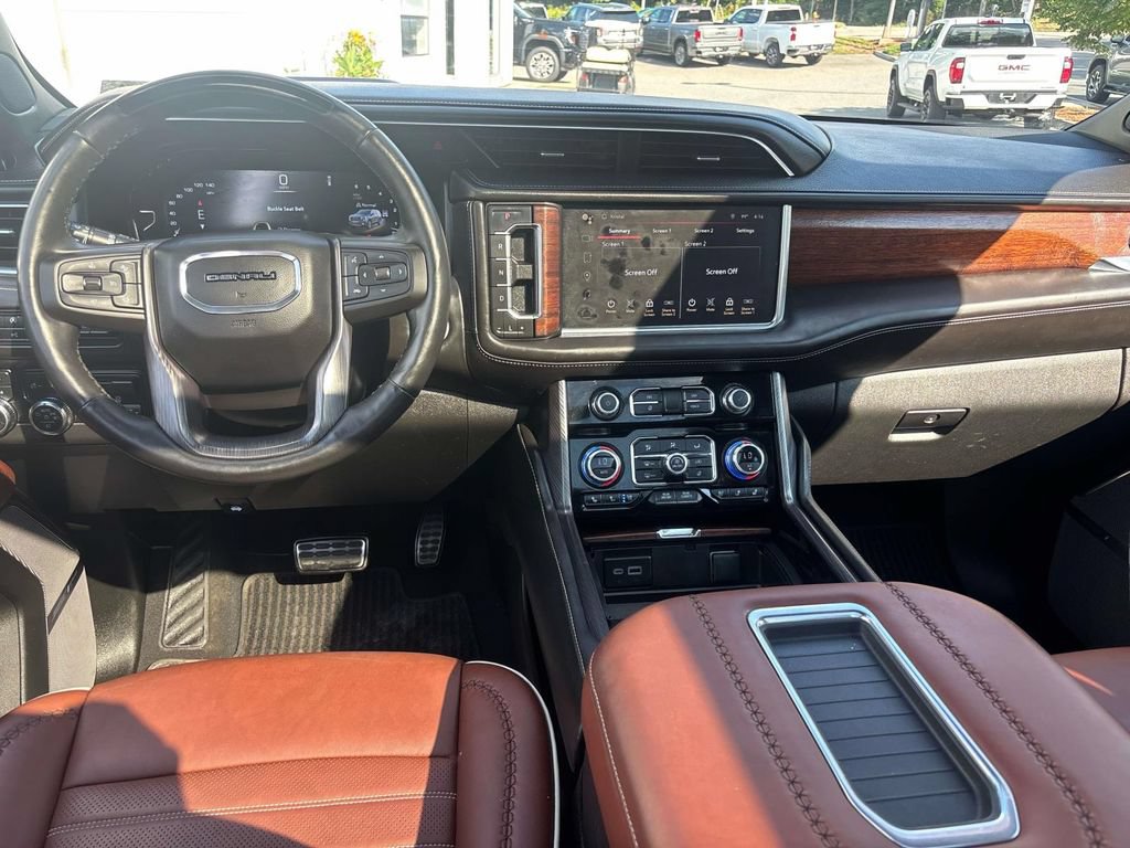 Used 2023 GMC Yukon Denali Ultimate AWD/4WD image 10
