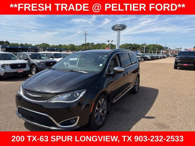 Used 2017 Chrysler Pacifica Limited FWD image 3