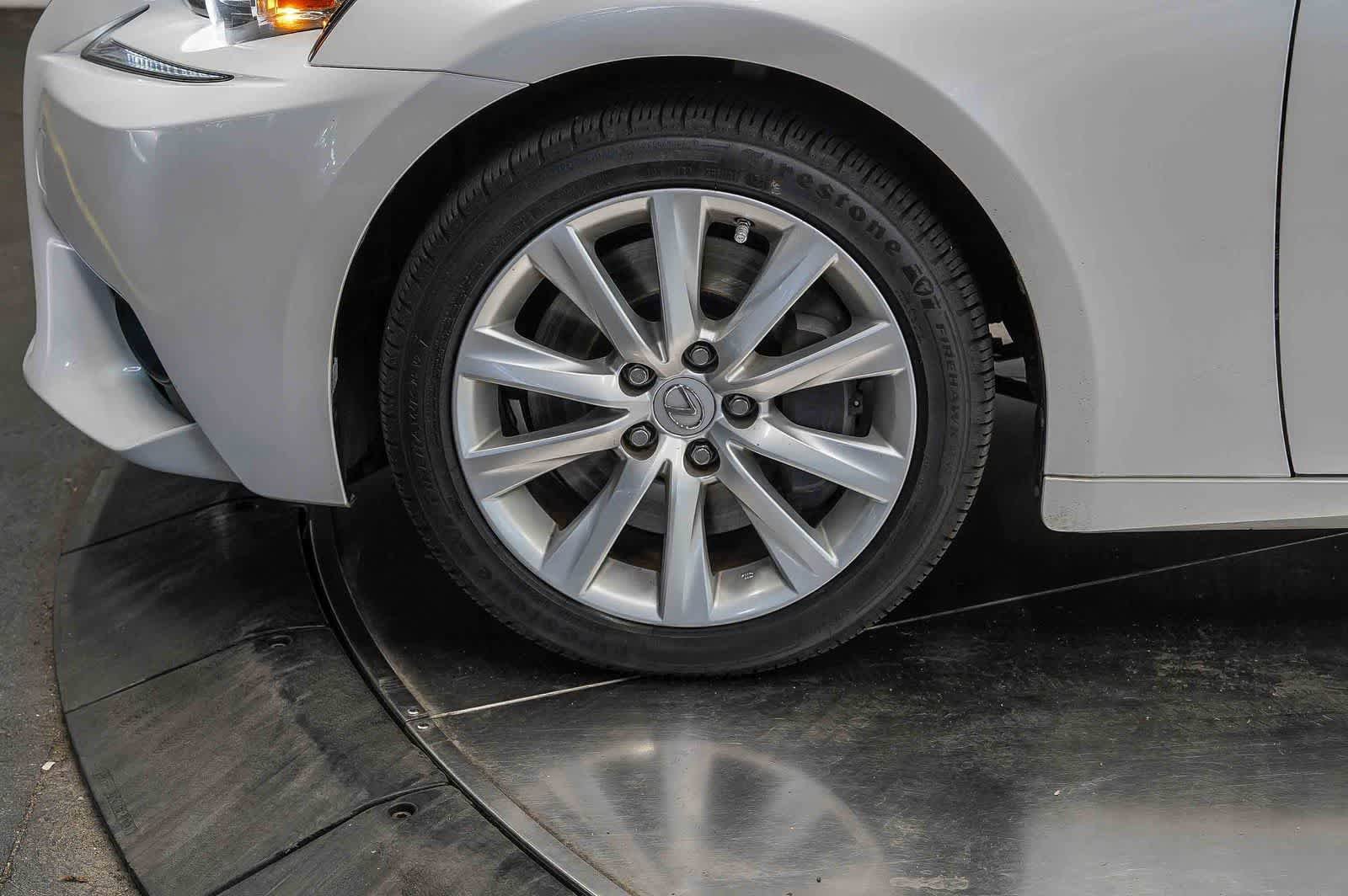 Used 2016 Lexus IS 200t RWD image 9