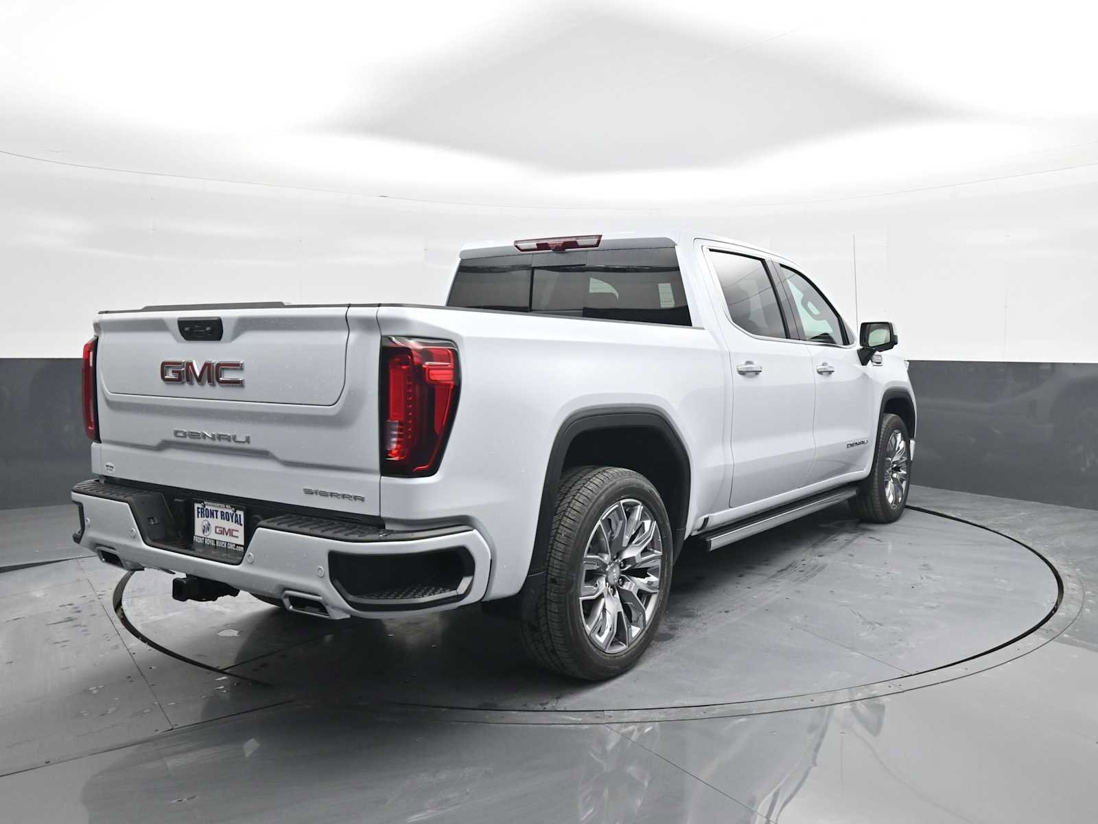 New 2026 GMC Sierra 1500 Denali w/ Denali Reserve Package AWD/4WD image 8
