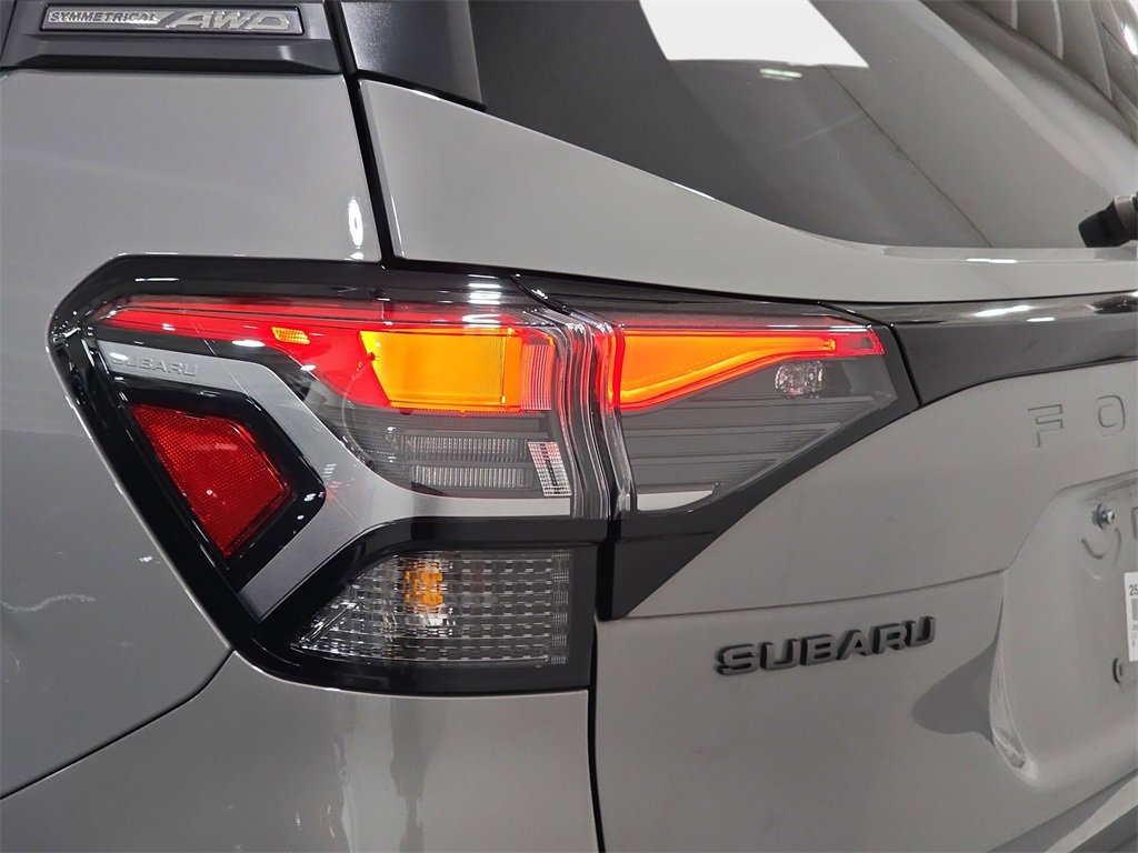 Used 2025 Subaru Forester Premium image 31