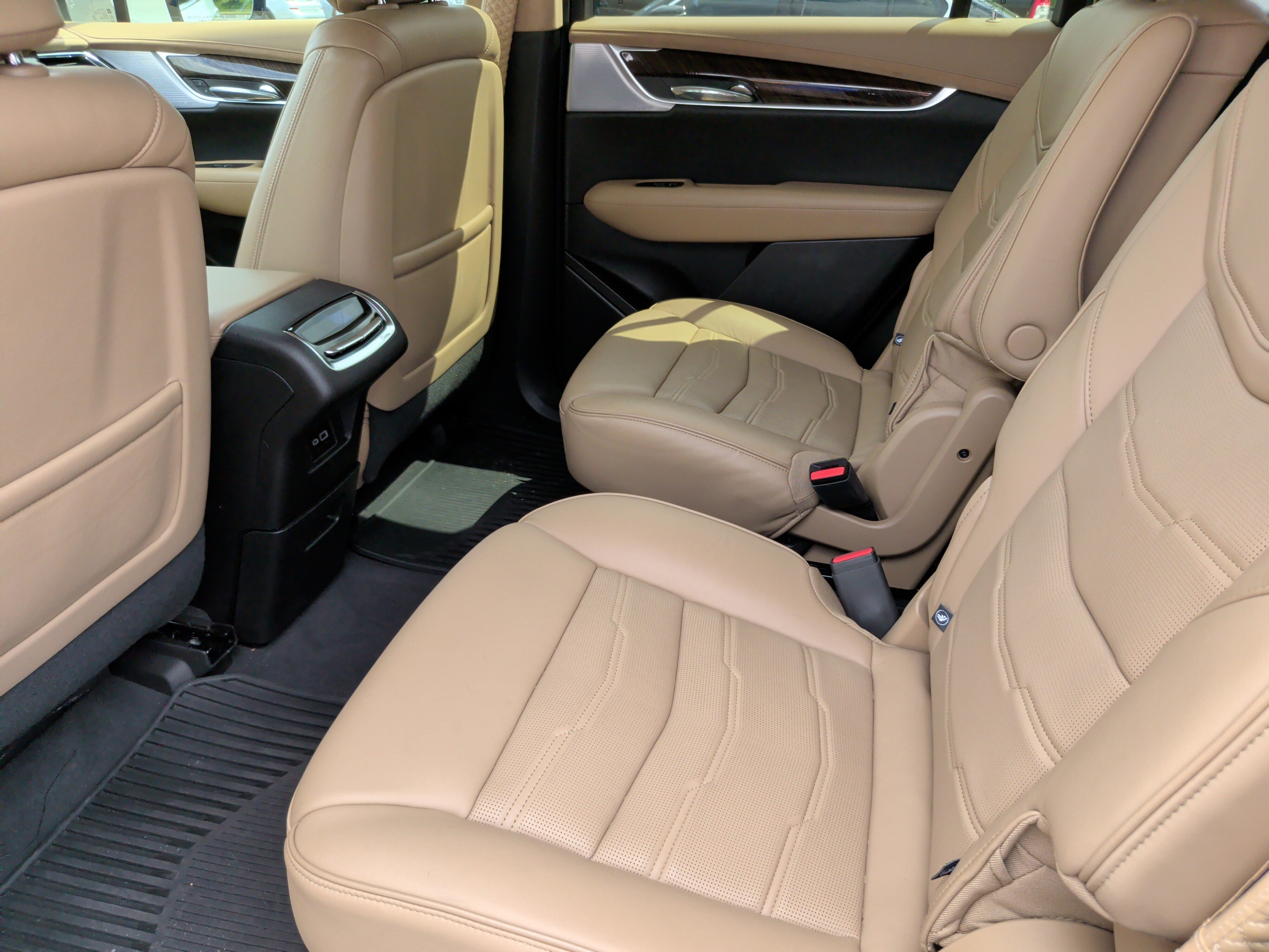 Used 2023 Cadillac XT6 Premium Luxury w/ Platinum Package FWD image 37