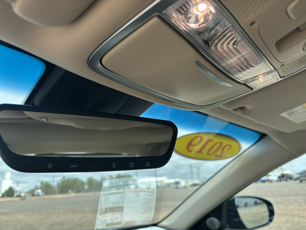 Used 2019 Kia K900 Luxury image 27