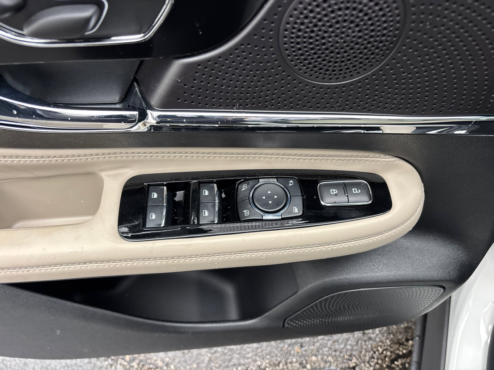 New 2026 Lincoln Corsair Premiere image 13