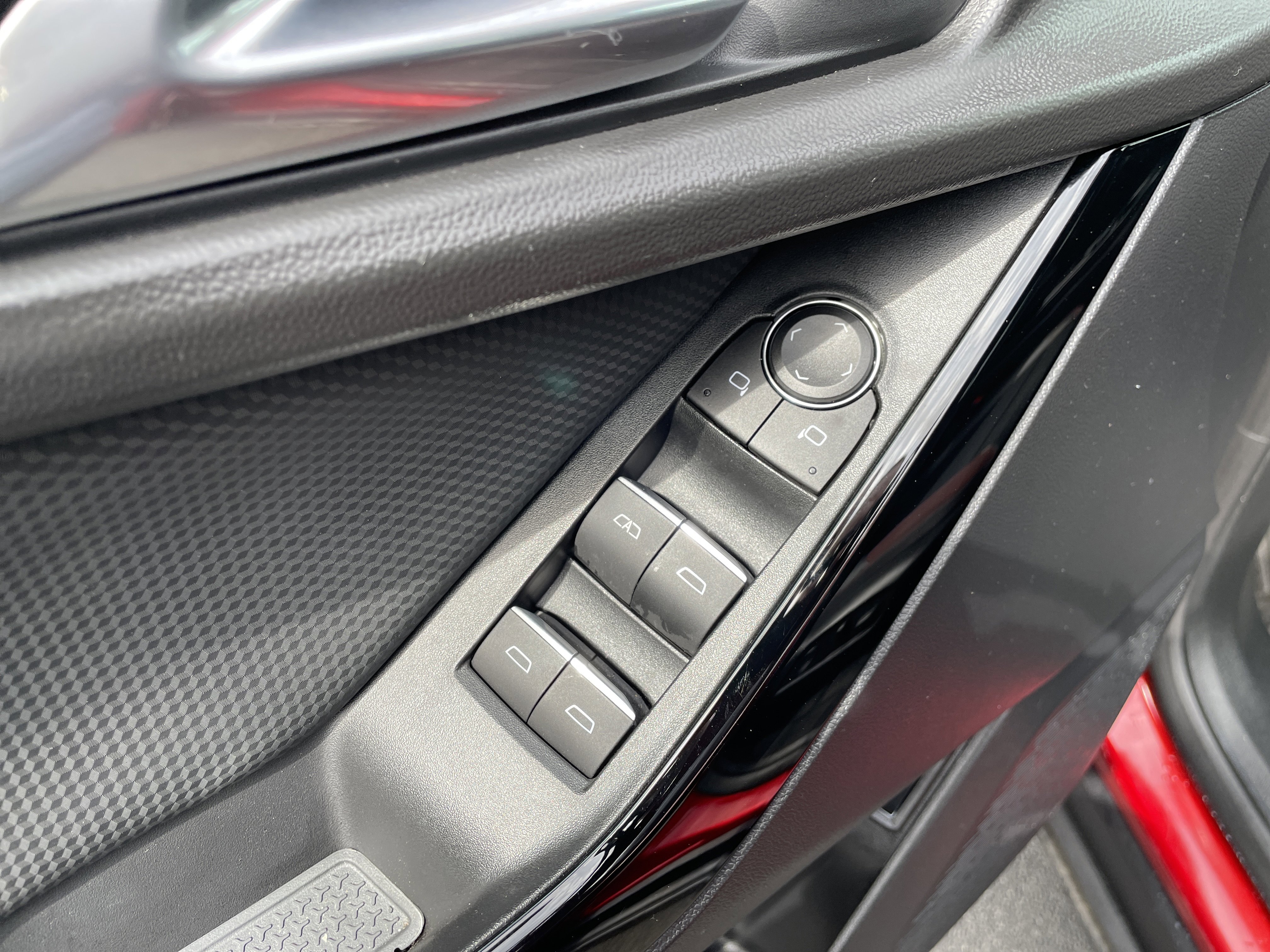 Used 2025 Chevrolet Equinox RS w/ Safety and Technology Package AWD/4WD image 21