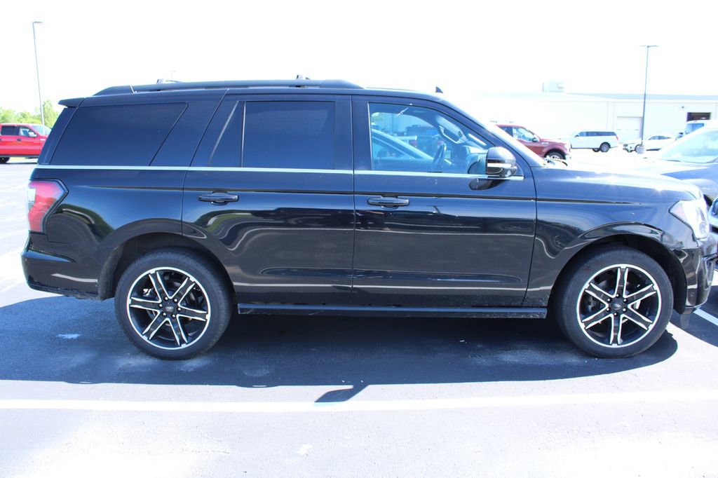 Used 2019 Ford Expedition Limited w/ Equipment Group 303A AWD/4WD image 3