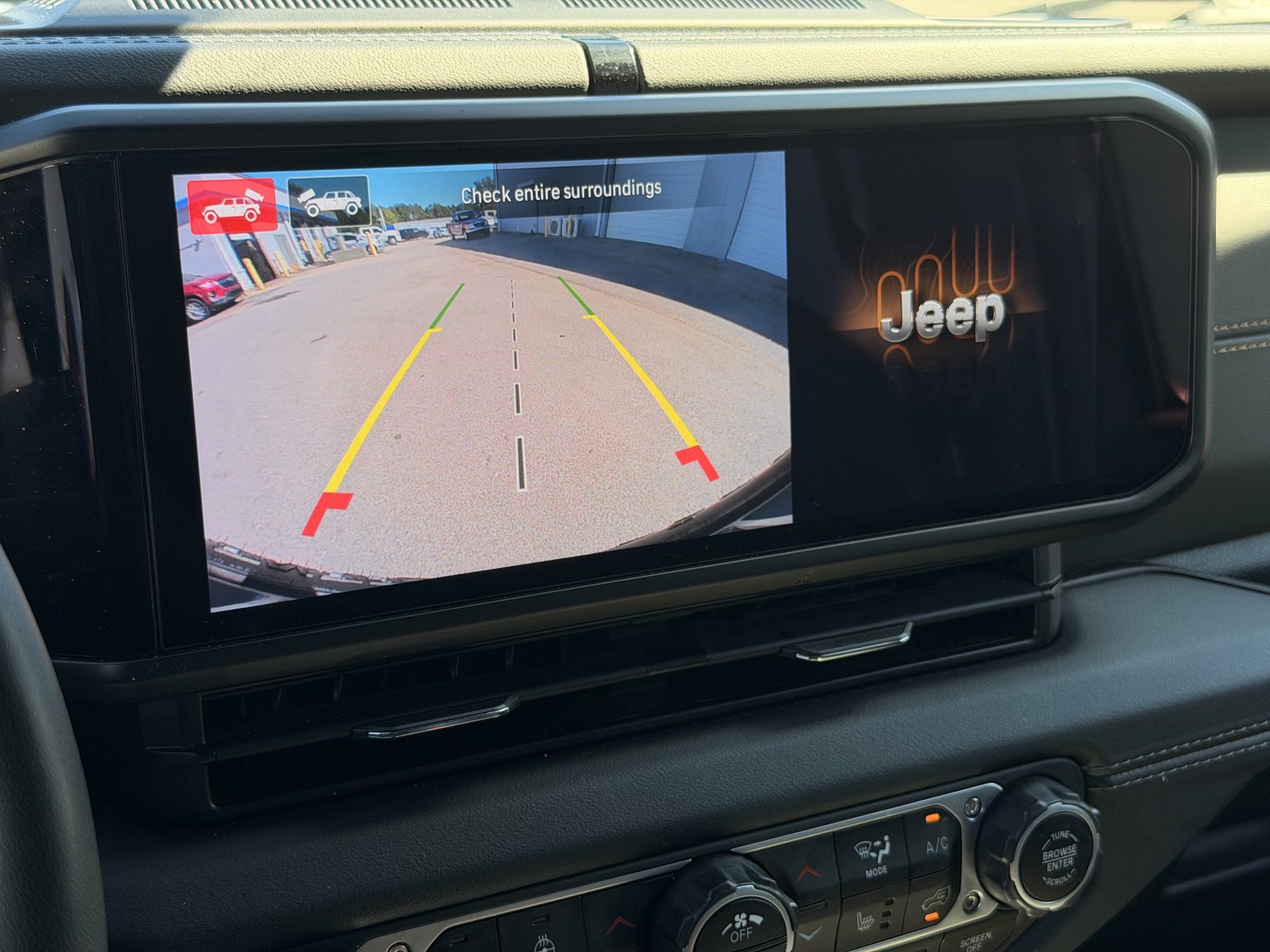 Used 2024 Jeep Wrangler High Altitude AWD/4WD image 27