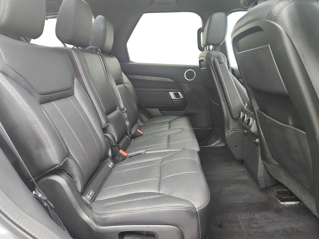 Used 2020 Land Rover Discovery HSE image 28