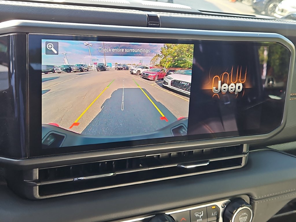 Used 2026 Jeep Gladiator Mojave AWD/4WD image 31