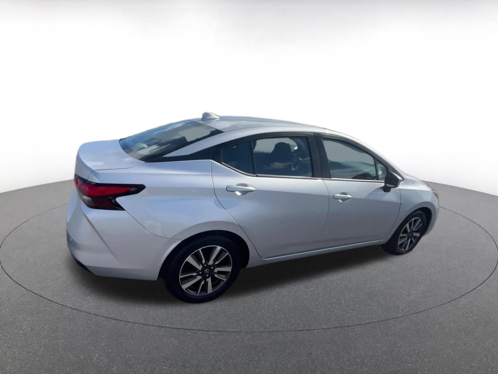 Used 2025 Nissan Versa SV FWD image 15