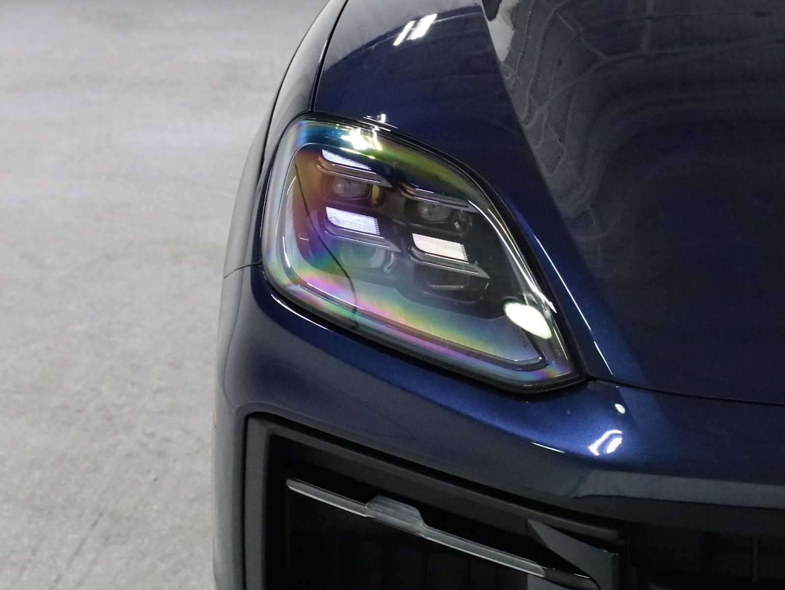 Certified 2025 Porsche Cayenne E-Hybrid AWD/4WD image 15