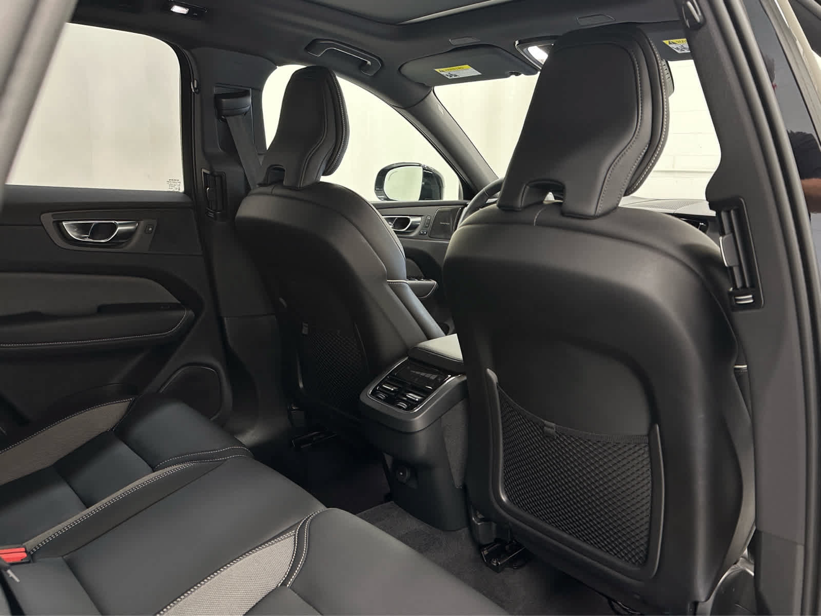 Used 2025 Volvo XC60 B5 Ultra w/ Climate Package AWD/4WD image 20