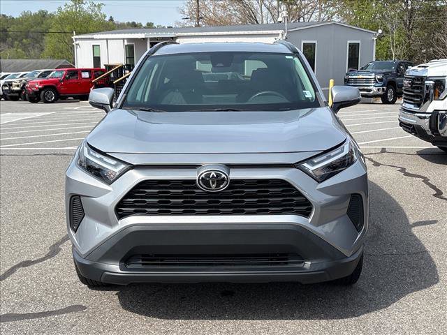 Used 2023 Toyota RAV4 XLE AWD/4WD image 3