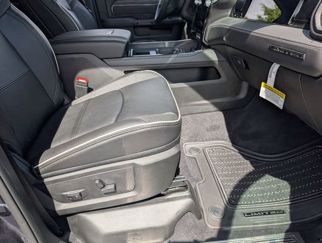 New 2026 RAM 3500 Limited AWD/4WD image 32
