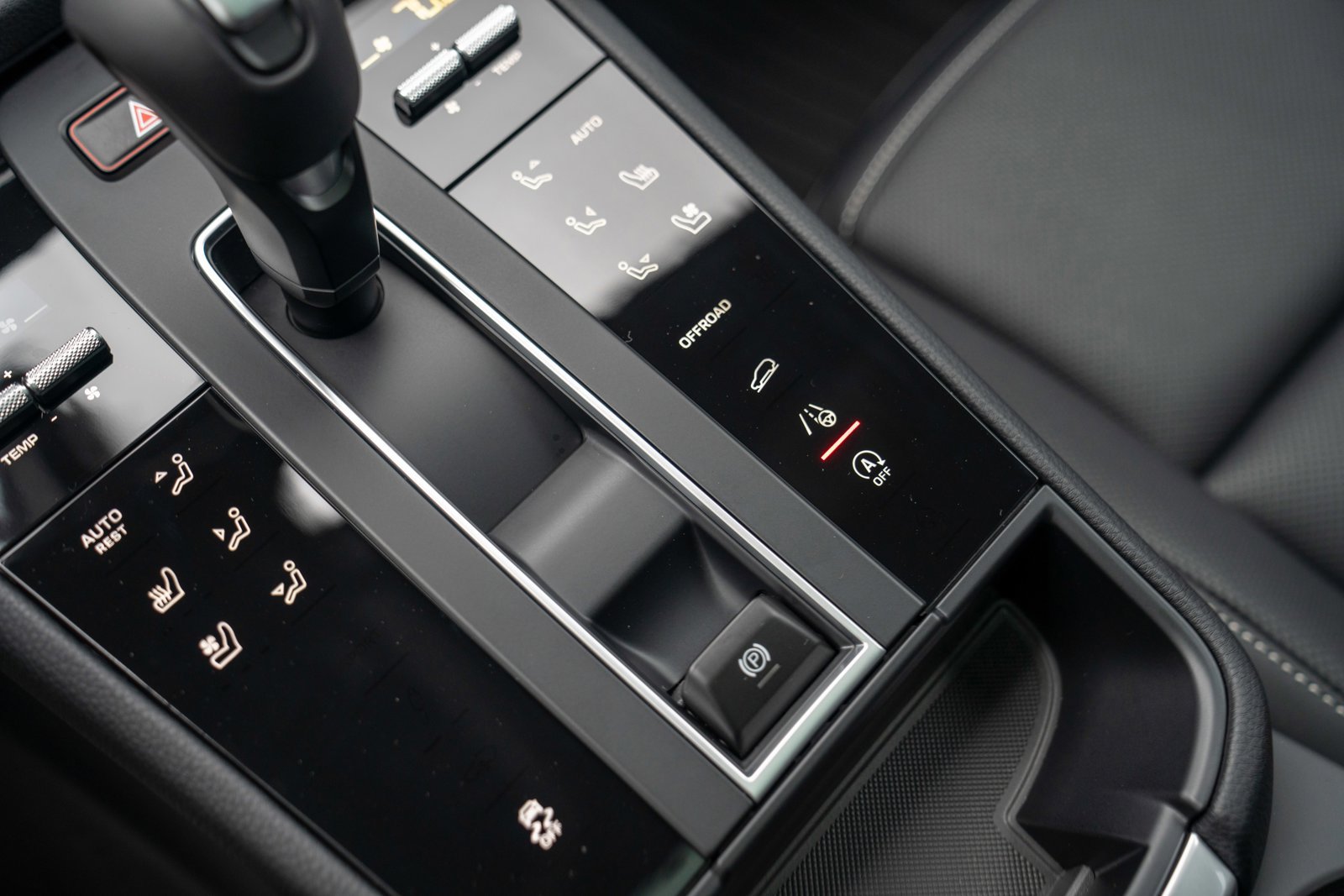 New 2026 Porsche Macan AWD/4WD image 20