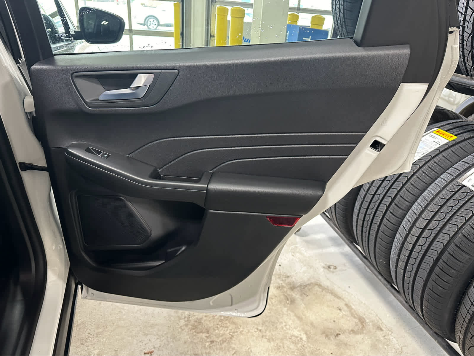 New 2025 Ford Escape ST-Line w/ Cold Weather Package image 33