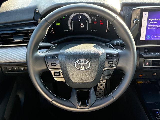 Used 2025 Toyota Camry SE w/ Multimedia Upgrade Package FWD image 14