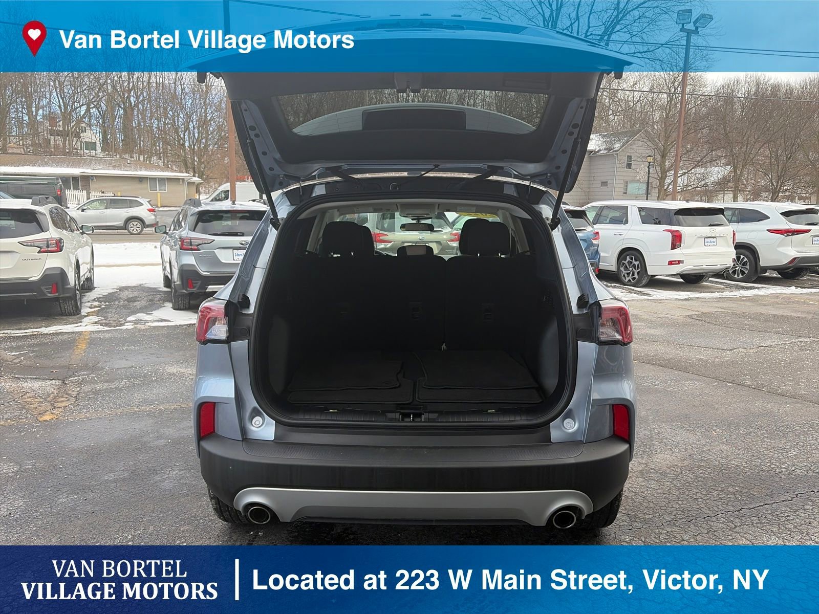 Used 2022 Ford Escape SE w/ Cold Weather Package image 29