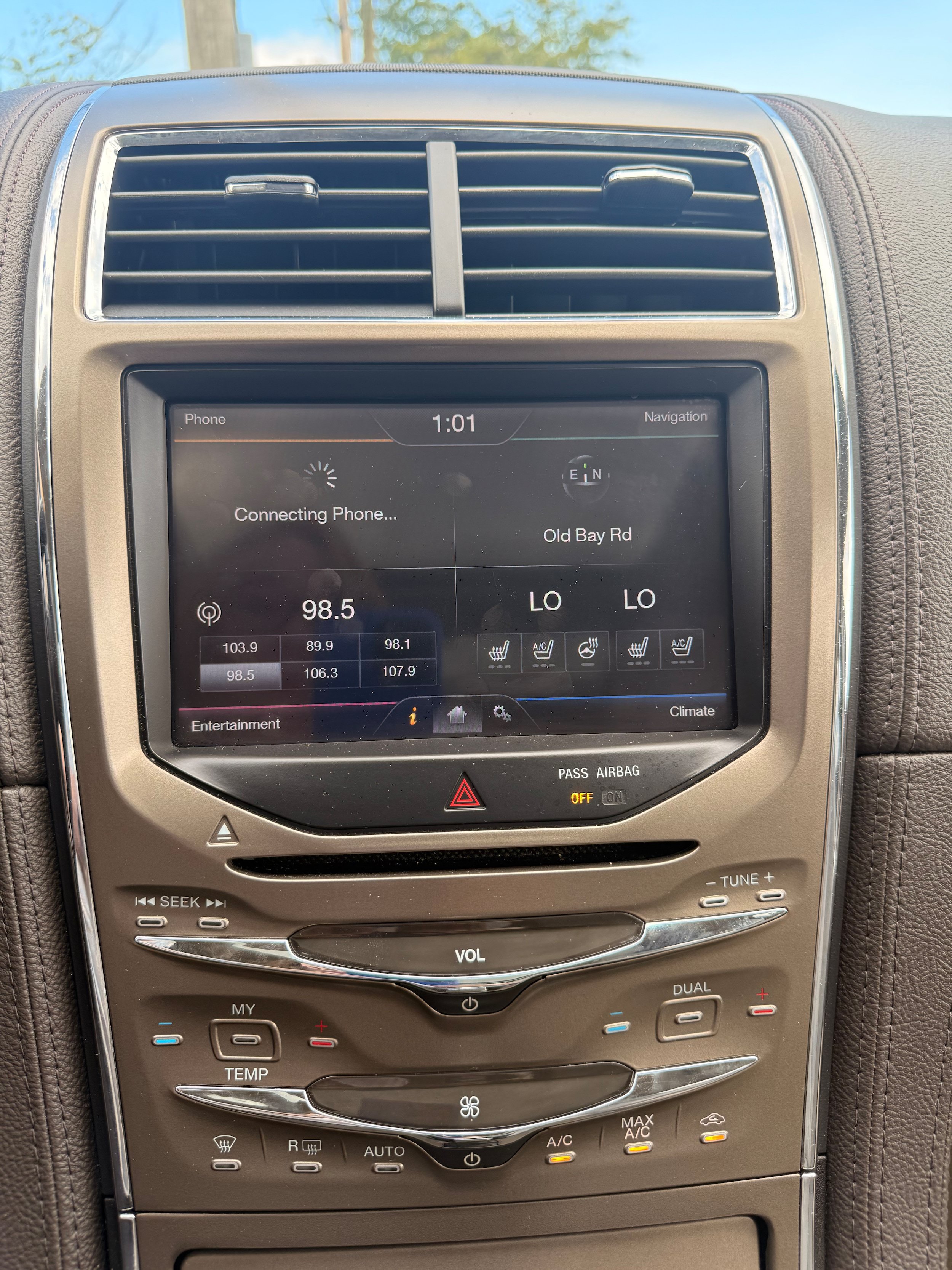 Used 2011 Lincoln MKX AWD w/ 102A Rapid Spec Order Code image 16