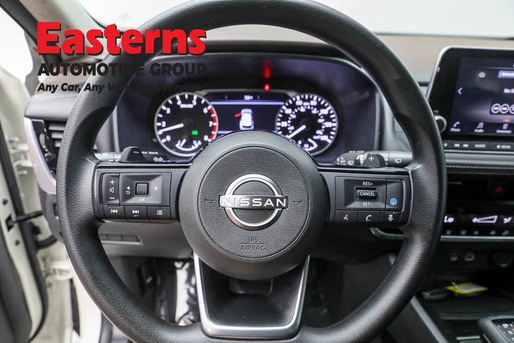 Used 2022 Nissan Rogue SV image 10