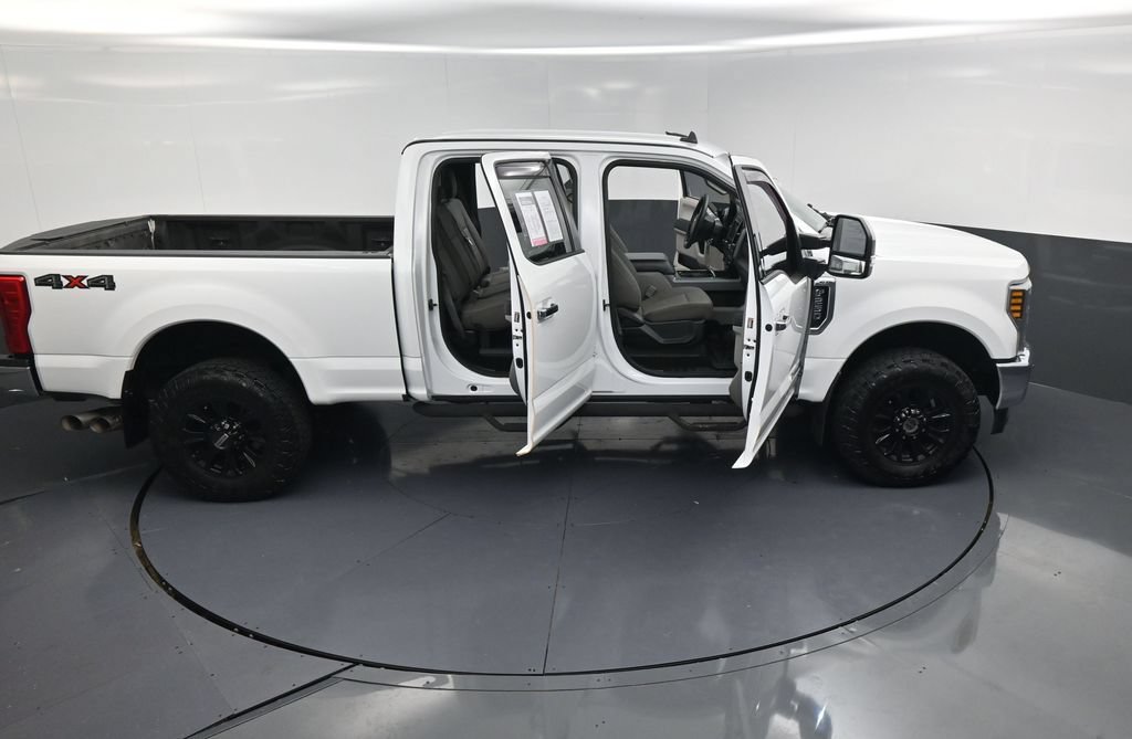 Used 2019 Ford F250 XLT w/ XLT Premium Package AWD/4WD image 23