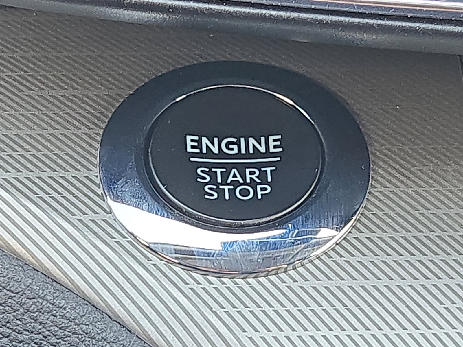 Certified 2022 Ford Explorer XLT w/ Equipment Group 202A image 22